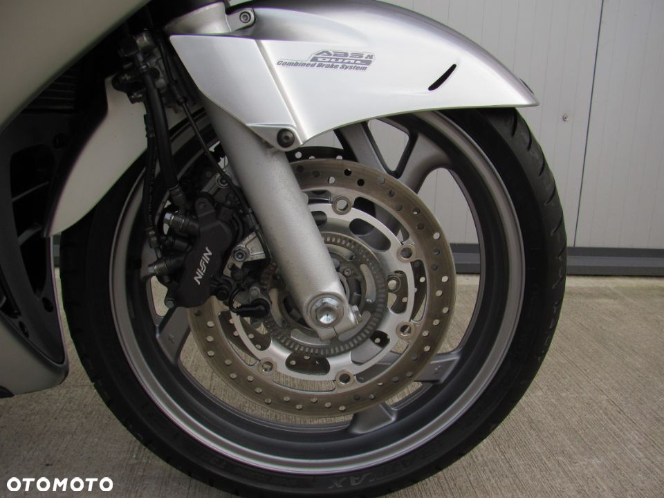 Honda ST - 9