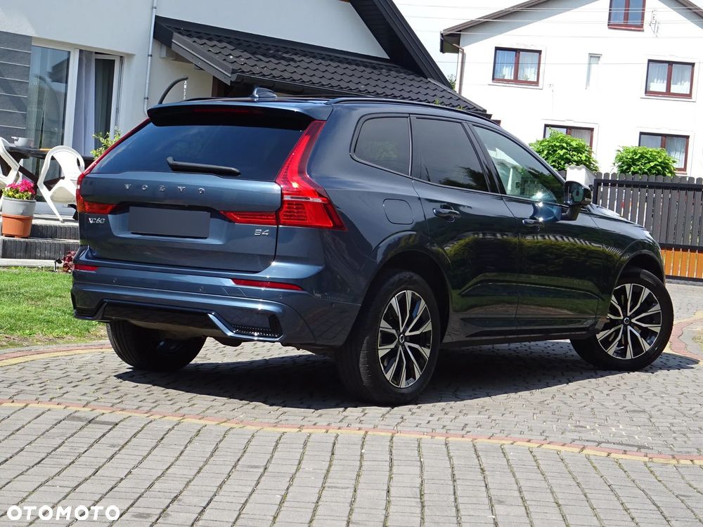 Volvo XC 60 B4 D Plus Dark - 14