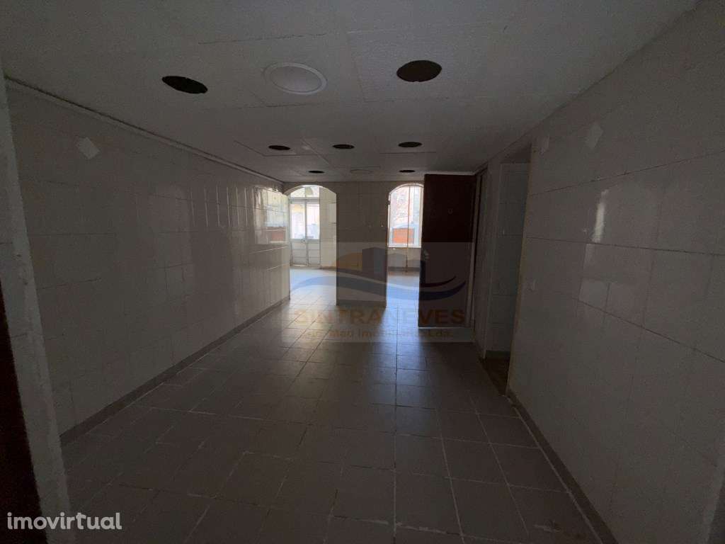 Loja com 95 m² | Licença para Comércio | Extração de Fumos | Locali... - Grande imagem: 3/13