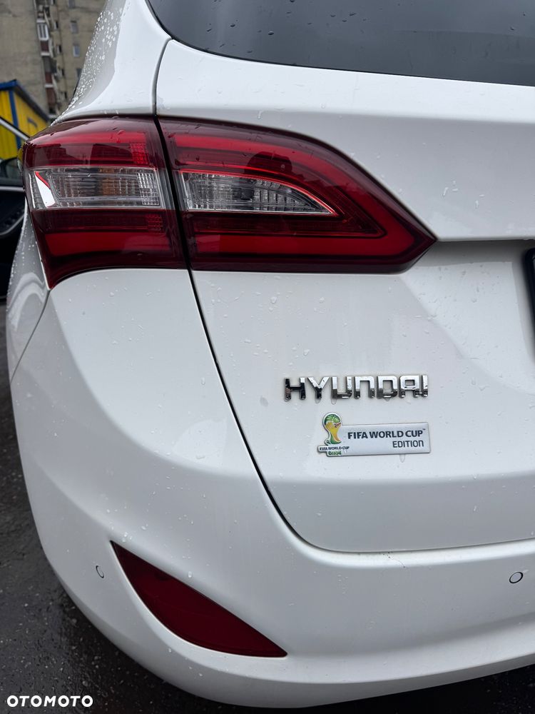 Hyundai i30 1.6 CRDi Fifa World Cup Edition - 15