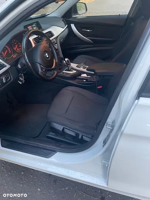 BMW Seria 3 318d - 6