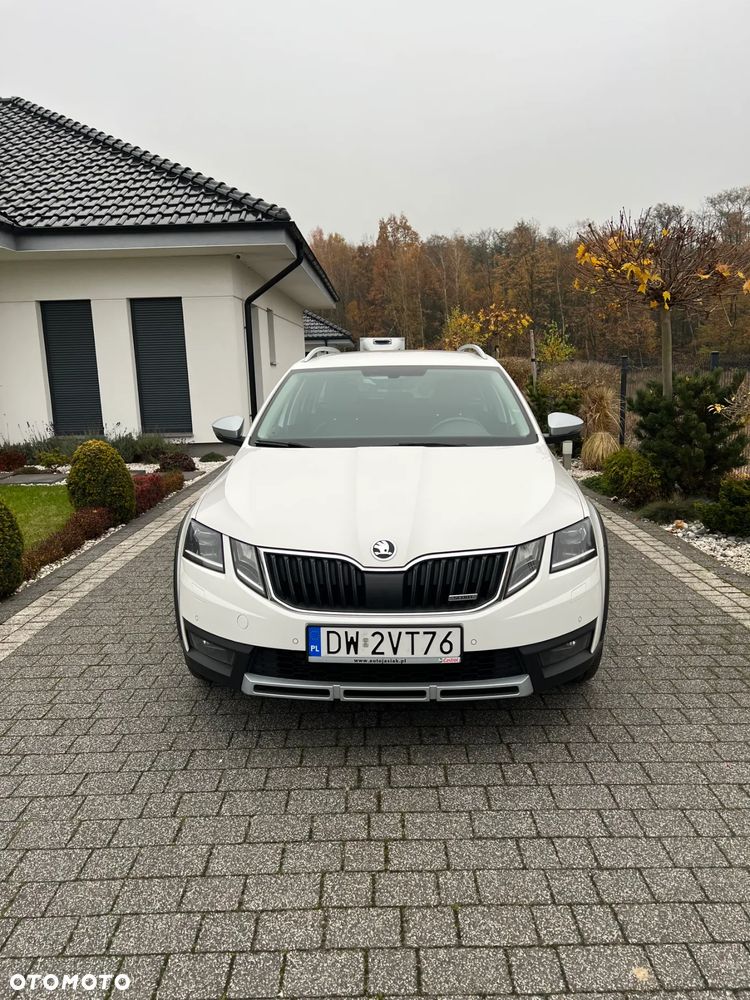 Skoda Octavia 2.0 TDI 4x4 DSG Scout - 1