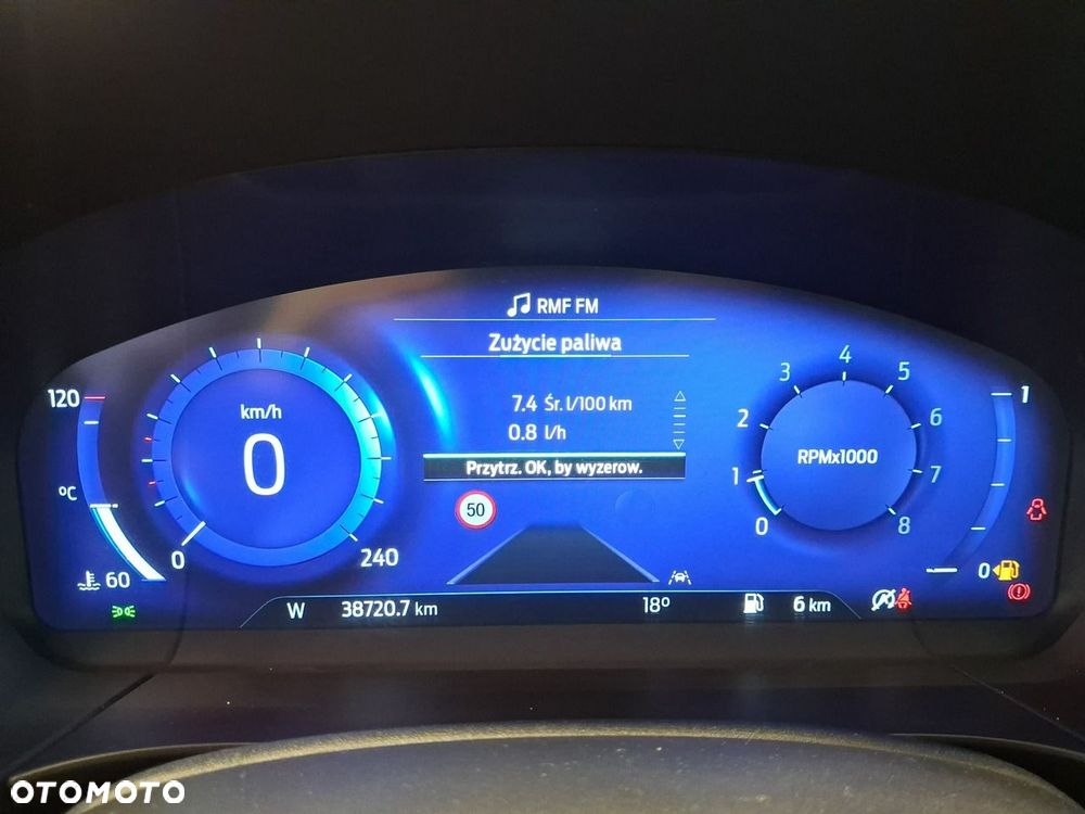 Ford Kuga 1.5 EcoBoost TITANIUM - 24