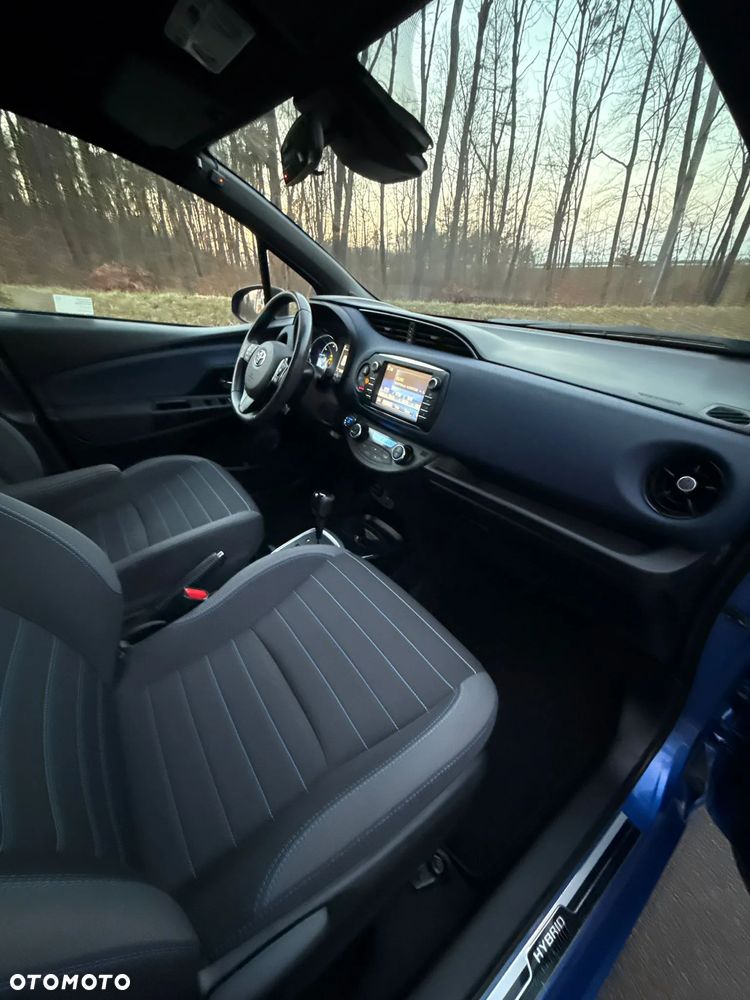 Toyota Yaris Hybrid 100 Selection Passion - 7