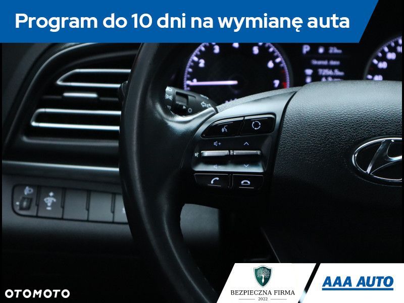 Hyundai Elantra - 19