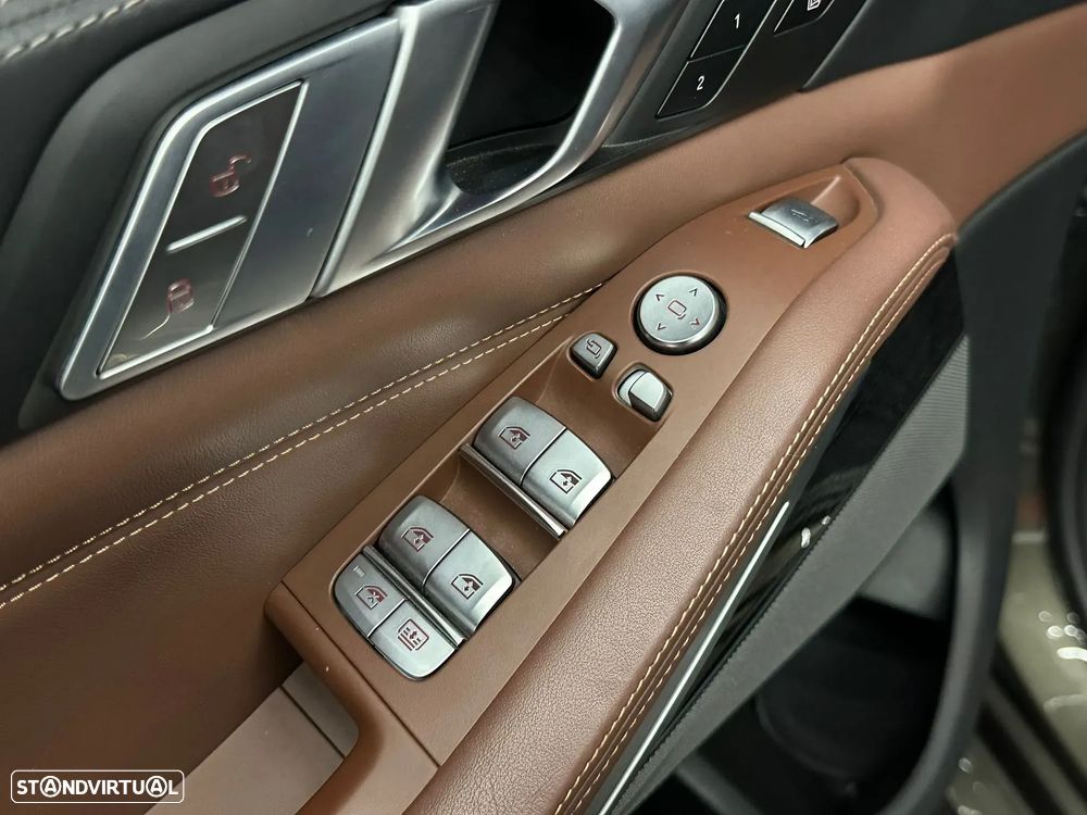 BMW X7 40 d xDrive - 28