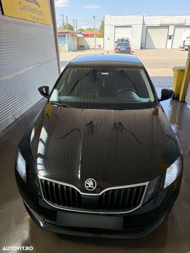 Skoda Octavia 1.6 TDI DSG Style - 4