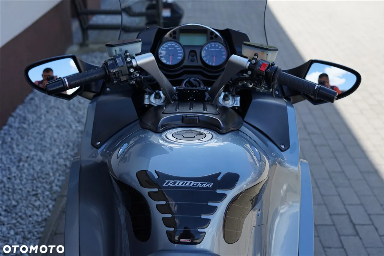 Kawasaki GTR - 15