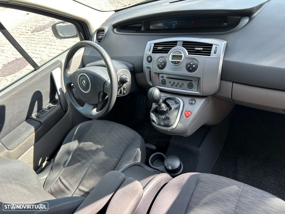 Renault Scénic 1.5 dCi Privilège - 4
