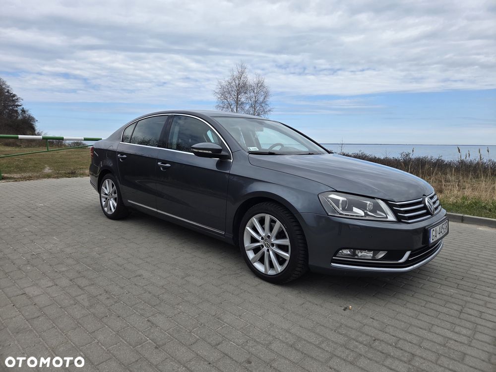 Volkswagen Passat - 4