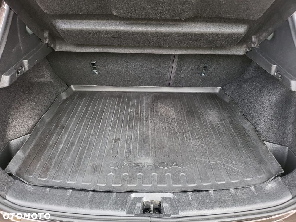 Nissan Qashqai 1.3 DIG-T N-WAY - 25