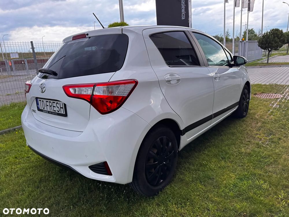 Toyota YARIS - 10