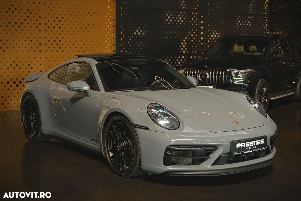 Porsche 911 4 GTS PDK - 4