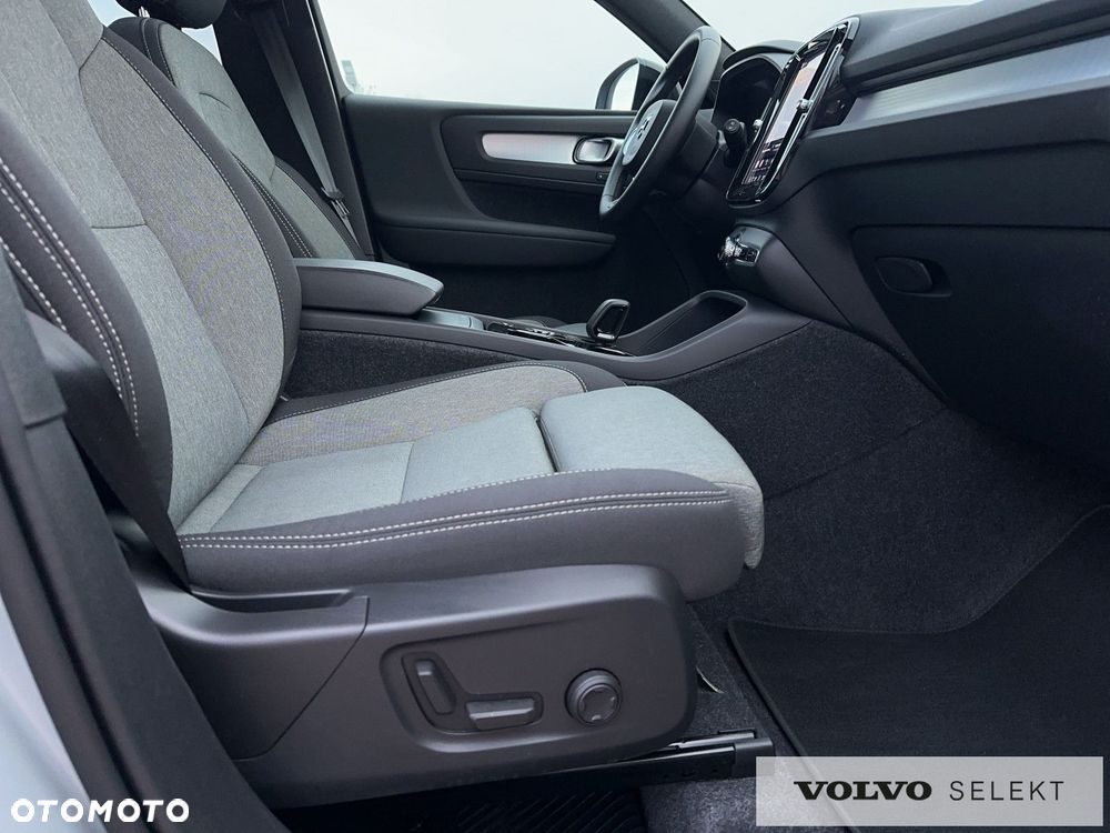 Volvo XC 40 B3 B DKG Plus Dark - 27