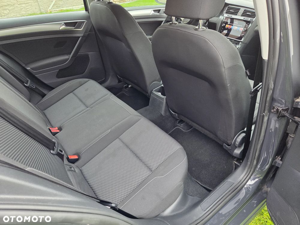 Volkswagen Golf - 9