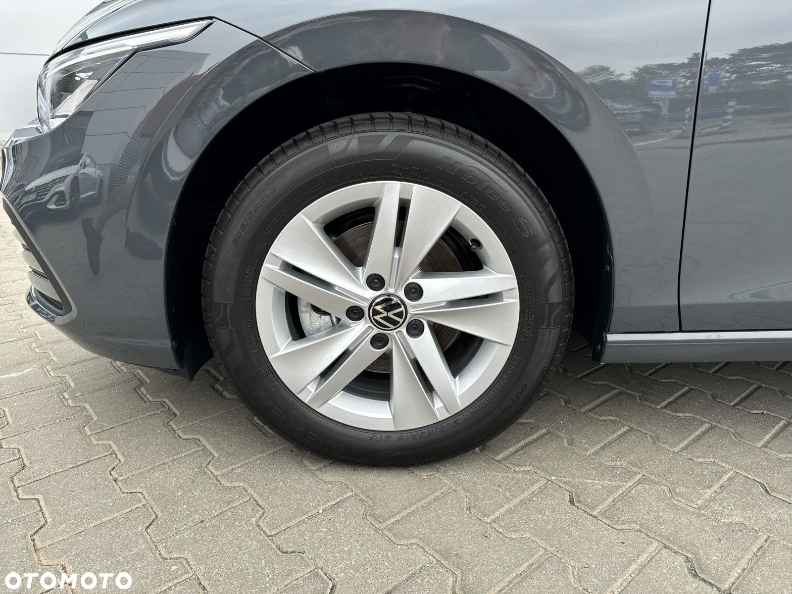 Volkswagen Golf - 10