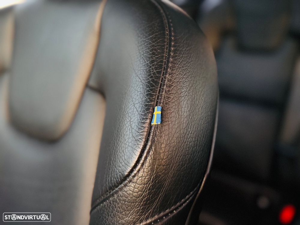 Volvo XC 60 2.0 T8 PHEV Inscription AWD - 39