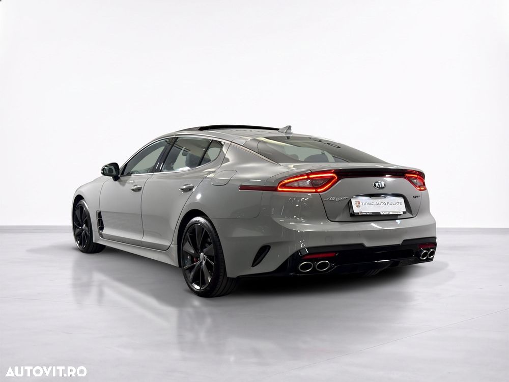 Kia Stinger - 4
