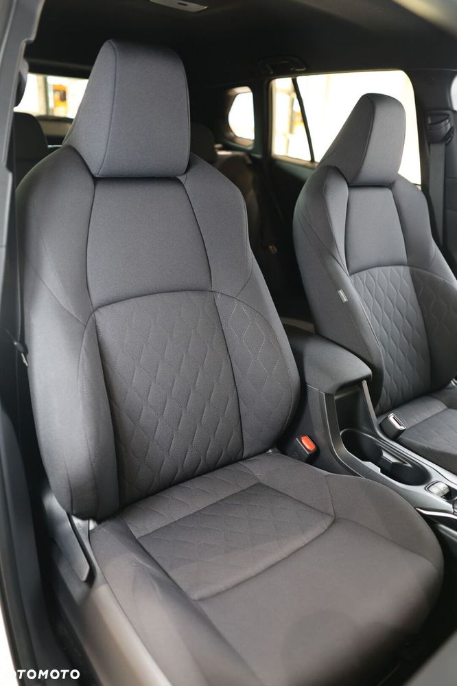 Toyota Corolla Cross - 19
