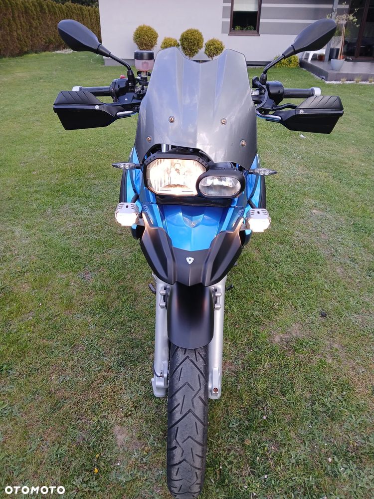 BMW F - 9
