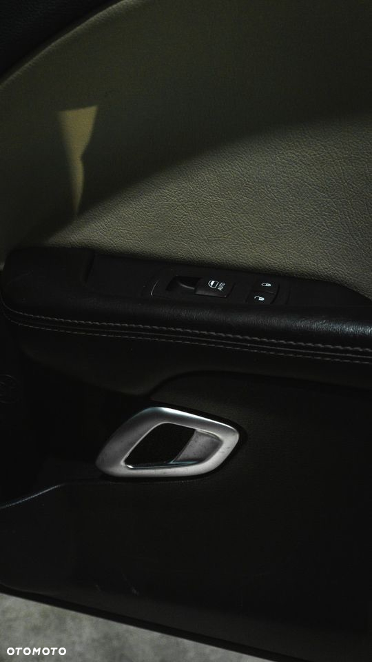 Dodge Challenger 3.6 SXT Plus - 11
