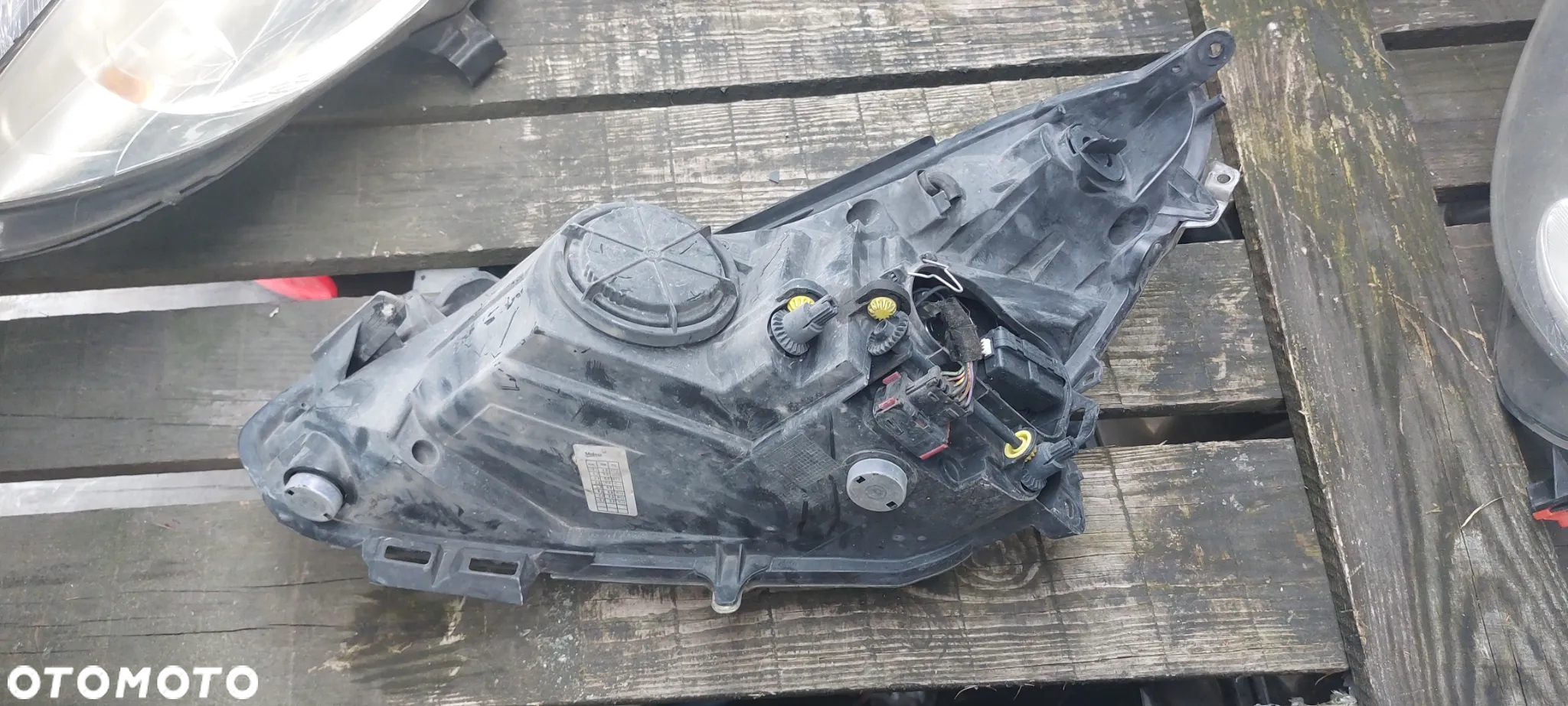 .  PRZOD PRZEDNIA LAMPA PRAWA OPEL CORSA D - 6