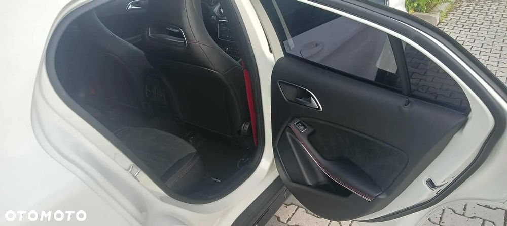 Mercedes-Benz GLA AMG 45 4Matic AMG Speedshift 7G-DCT - 10