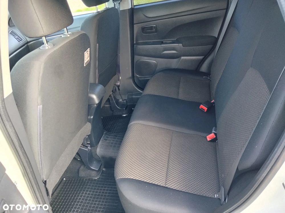 Mitsubishi ASX - 15