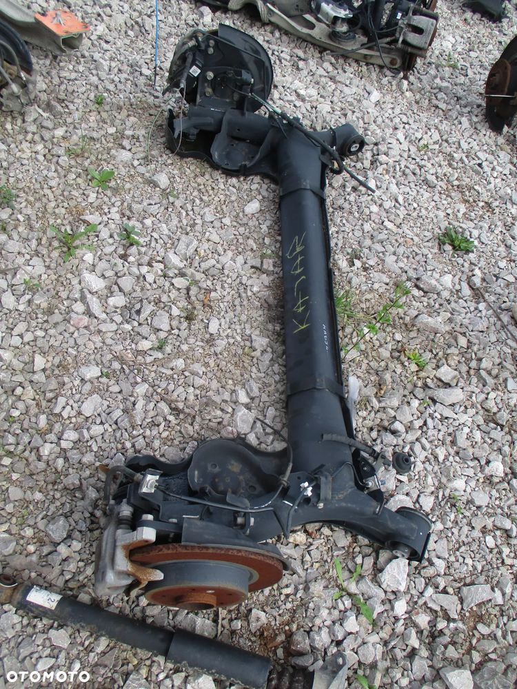 RENAULT KADJAR 2016- belka tylnego zawieszenia os tył tylna