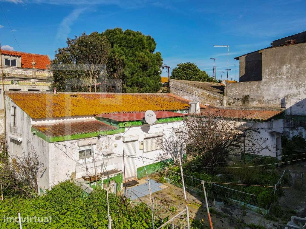 Casa com anexos e garagem - Potencial de investimento - Grande imagem: 4/13