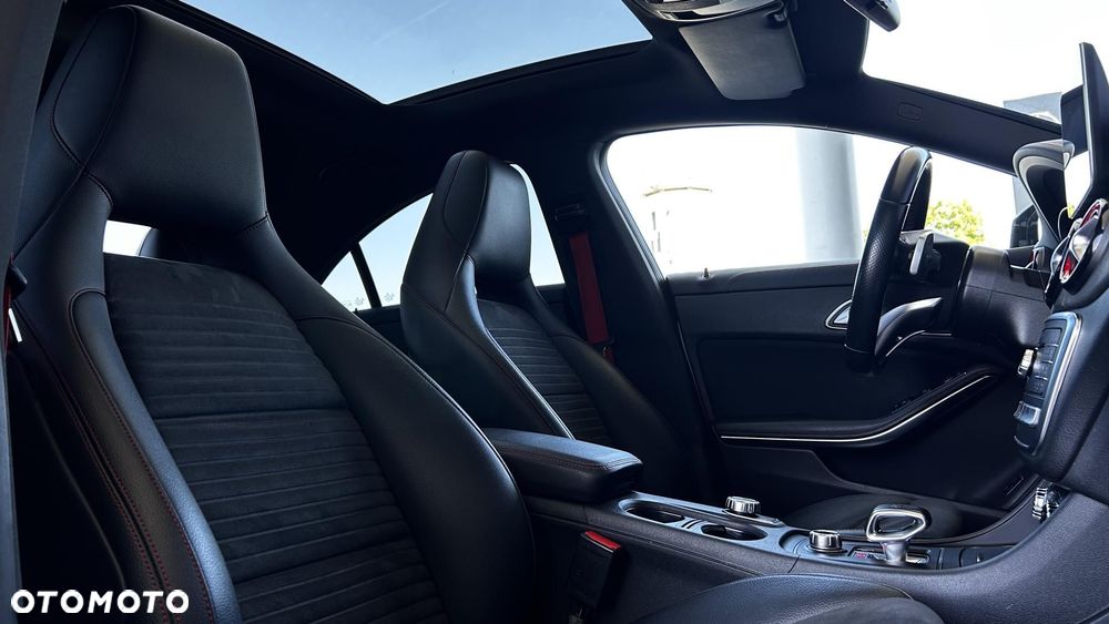 Mercedes-Benz CLA - 23