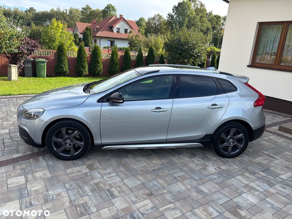 Volvo V40 Cross Country - 4
