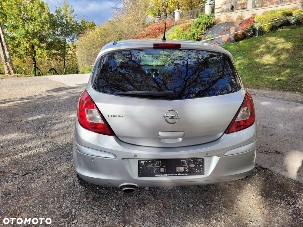 Opel Corsa 1.4 16V Innovation - 9