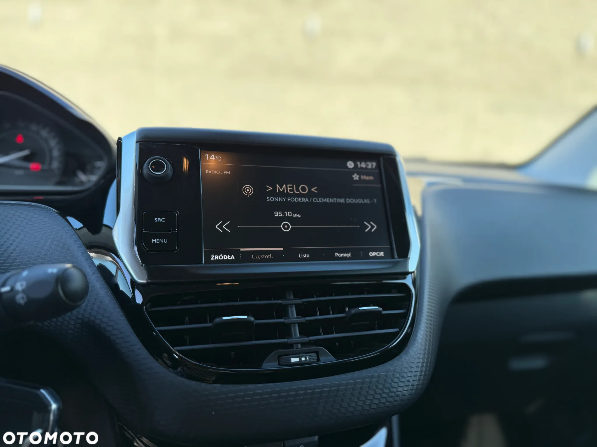 Peugeot 2008 PureTech 82 Signature - 28