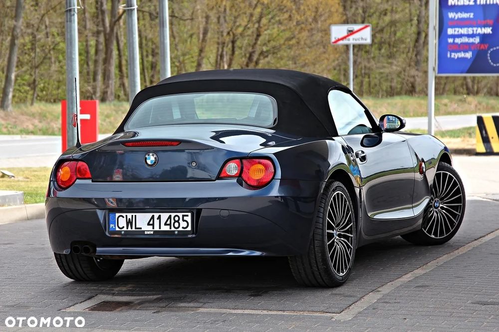 BMW Z4 2.2i - 8