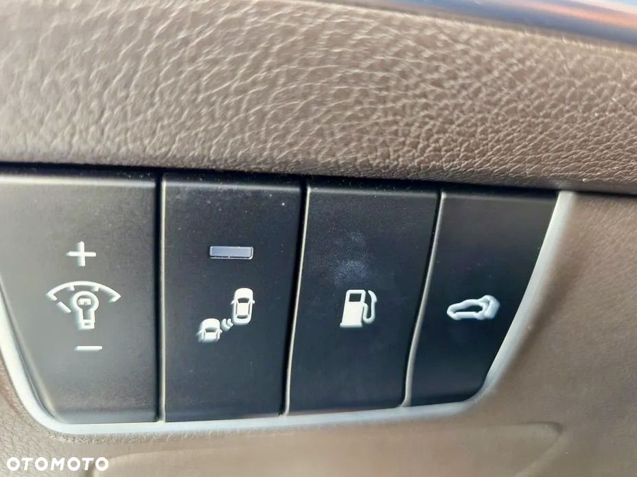 Kia Stinger 2.0 T-GDI GT Line - 19