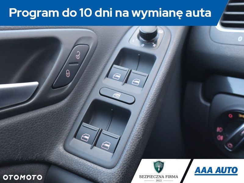 Volkswagen Golf - 20