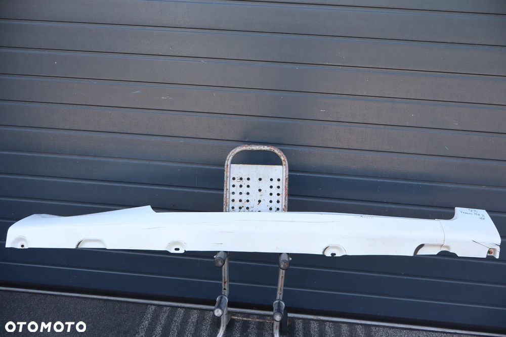 LISTWA NAKŁADKA PROGOWA PRÓG PRAWA FORD FOCUS MK2 II ST 3D 4M5J-B10154-ACW 2008 - 12