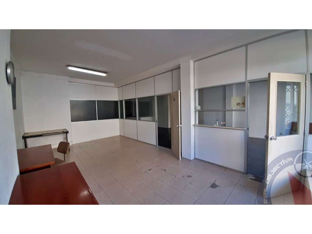 Espaço Versátil para Comércio, Serviços ou Habitação - Grande imagem: 3/13