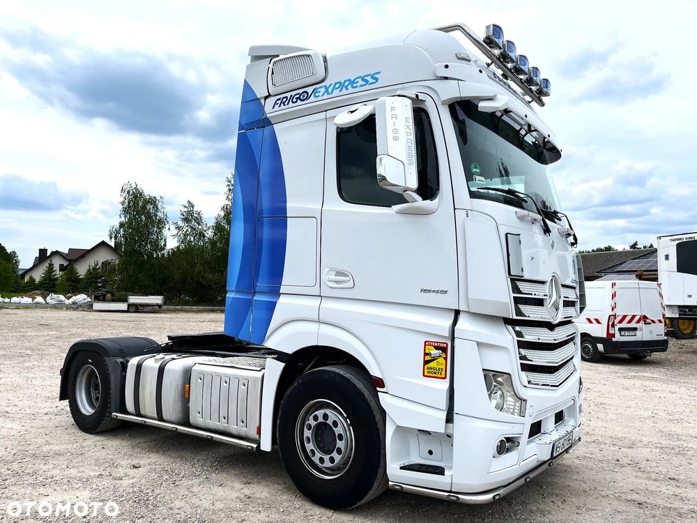 Mercedes-Benz Actros MP4 - 8