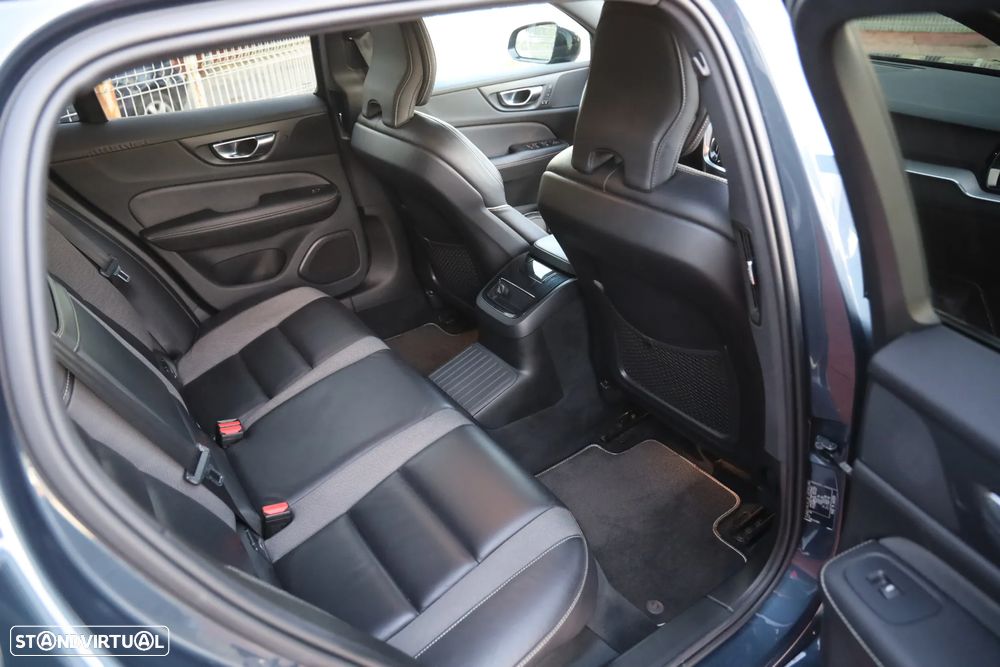 Volvo V60 2.0 T8 AWD TE R-Design - 17