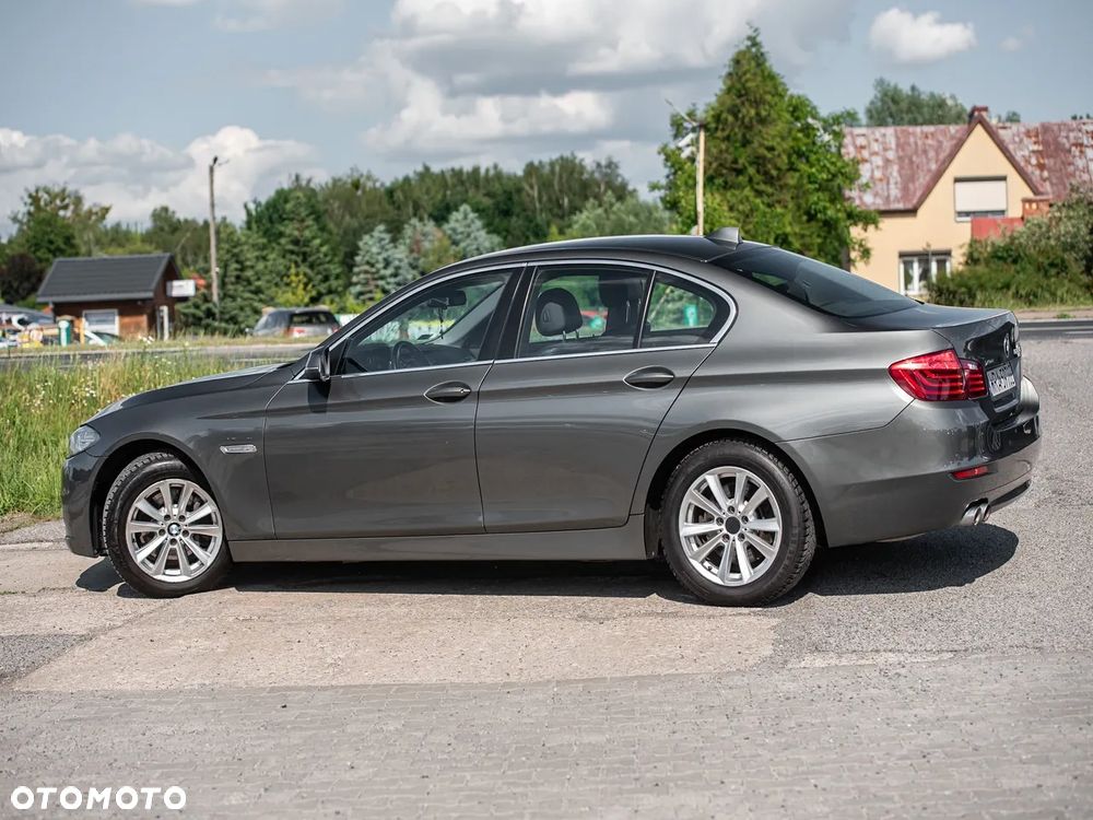 BMW Seria 5 525d xDrive - 10