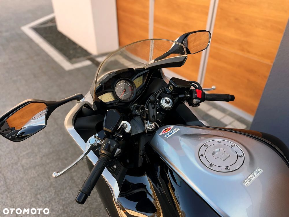 Honda VFR - 7