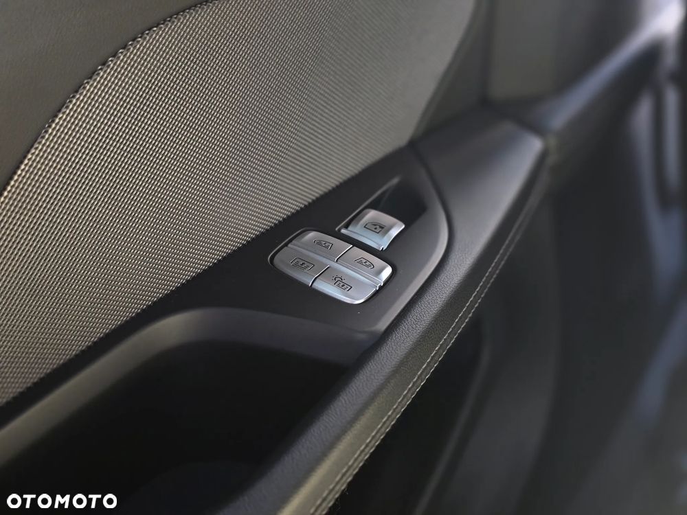BMW Seria 8 - 37