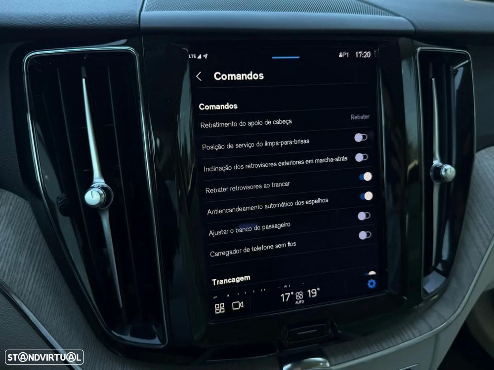 Volvo XC 60 2.0 B4 Plus Bright - 47