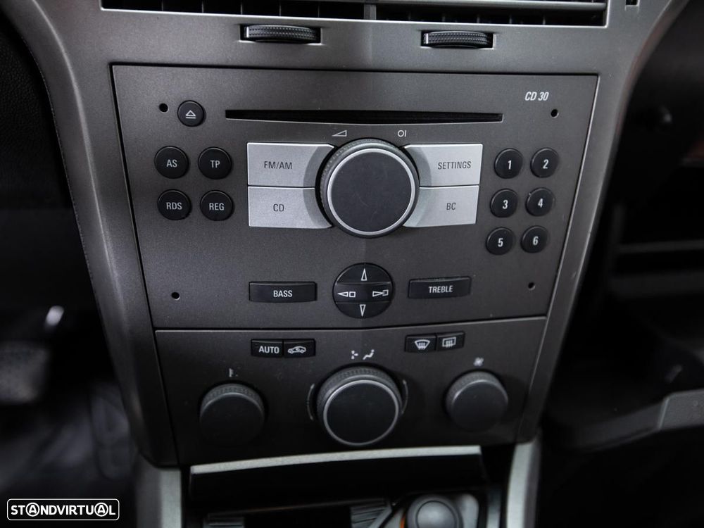 Opel Astra Sports Tourer - 13