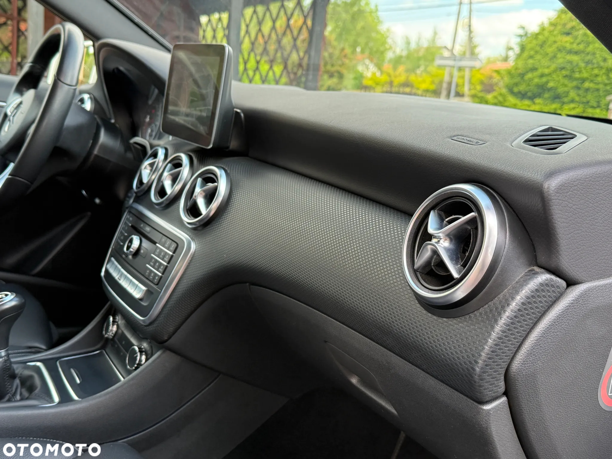 Mercedes-Benz Klasa A 180 d BlueEffICIENCY Edition - 22