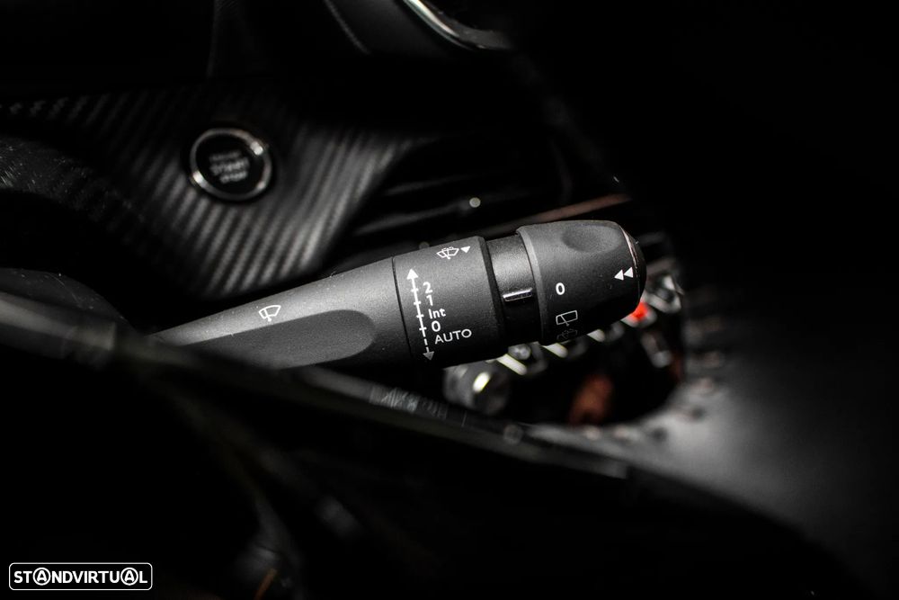 Peugeot e-208 Allure - 16