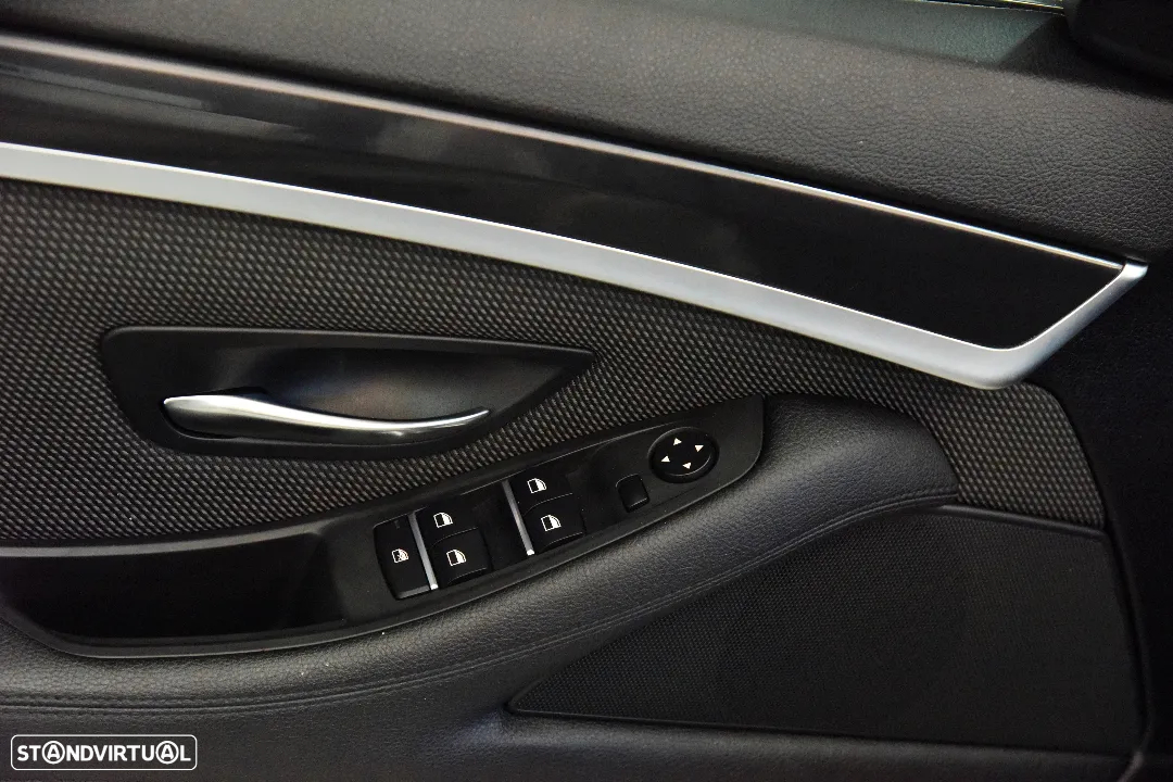 BMW 525 d Exclusive Auto - 26
