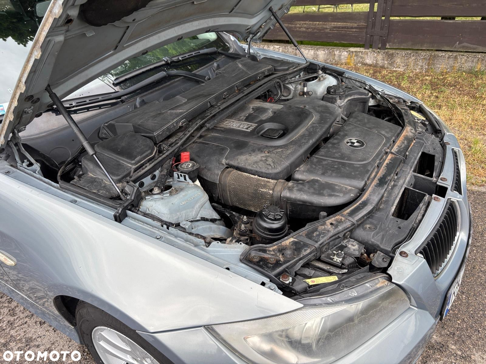 BMW Seria 3 320d DPF Touring - 23